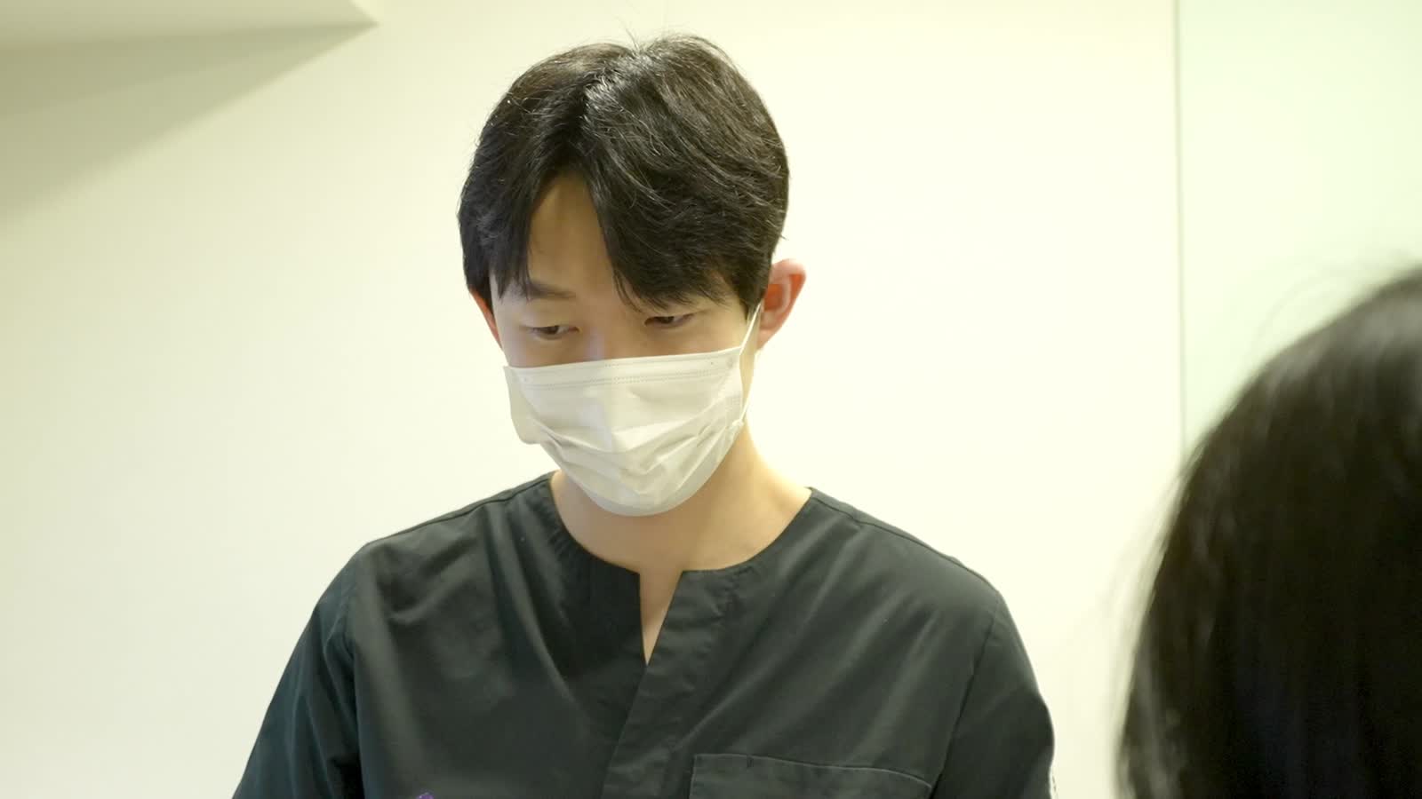 척추측만증 추나 시술 준비 장면