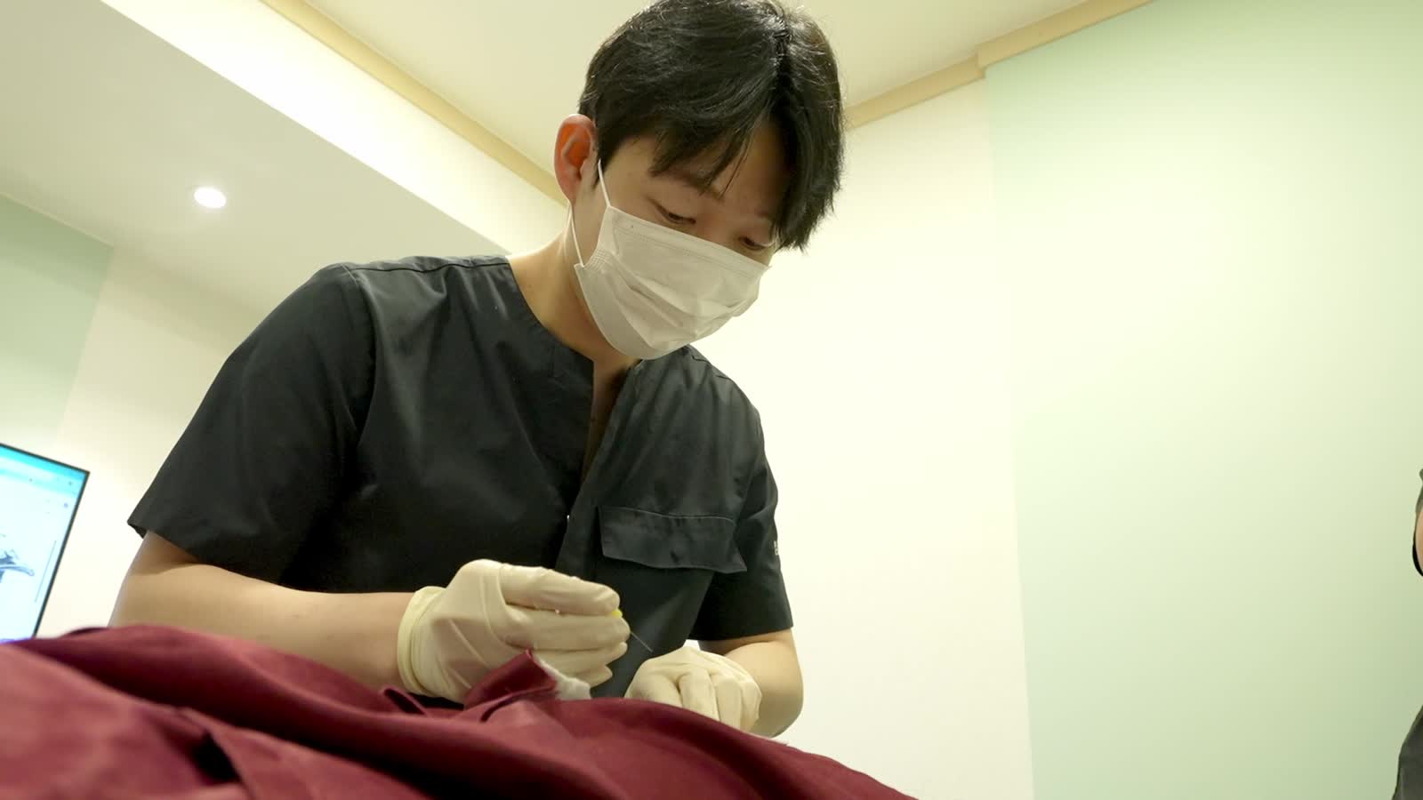 목디스크 경추 정렬 검사 장면