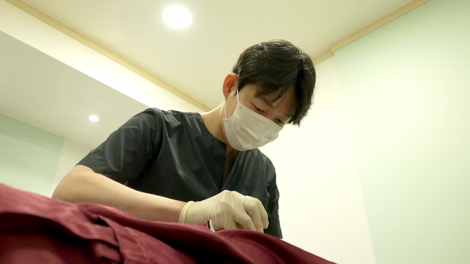 편두통 진료 본큐어한의원 대기 공간