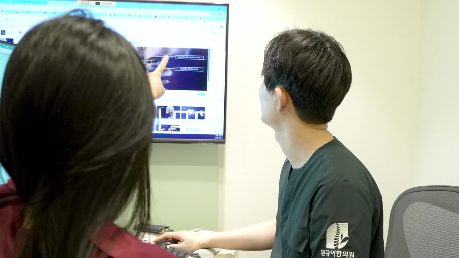 파킨슨병 침도요법 구조치료 장면